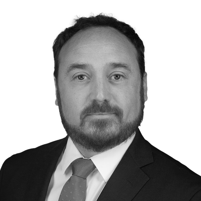 Nicolás Aznar dark